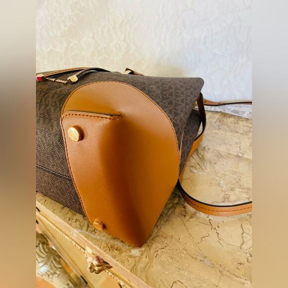 MICHAEL KORS brown saddle logo bucket shoulder bag crossbody - Picture 7 of 9